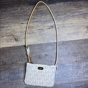 Michael Kors ( belt bag )